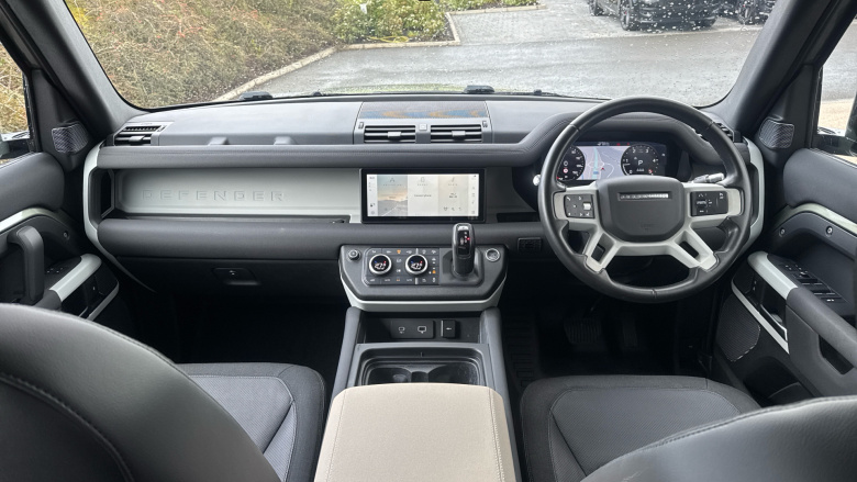 Land Rover Defender 2.0 D200 SE 110 5dr Auto Diesel Estate